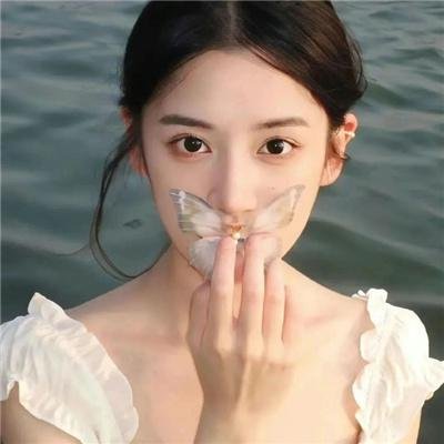 北极百货的秋乃小姐